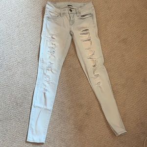 American Eagle Light wash distressed jeans